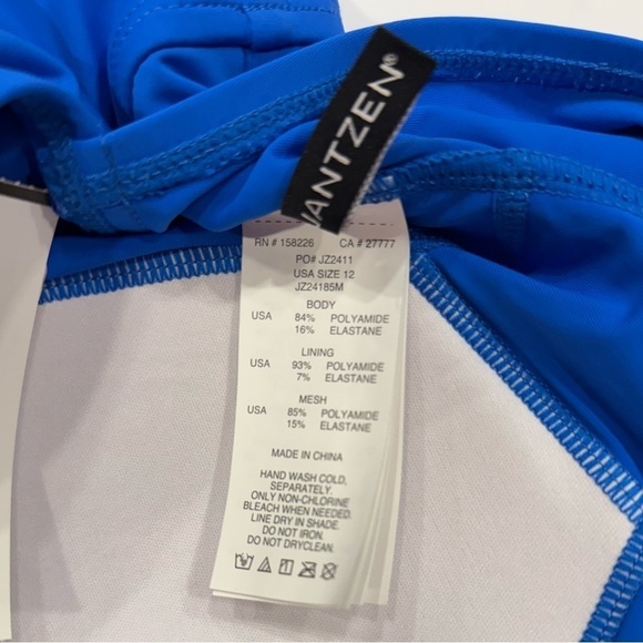 Jantzen
Women's Jewel Solid Portrait Back One Piece Swimsuit Size 12 NWT - Picture 11 of 11